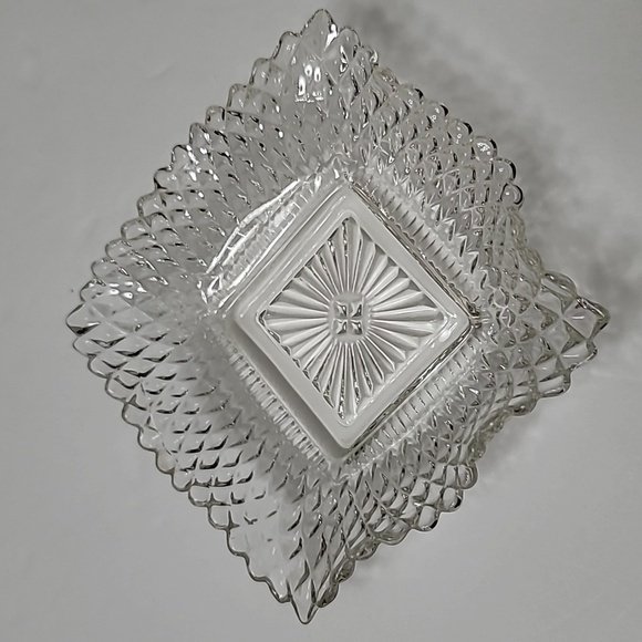 Indiana Glass Ruffled edge 4 in trinket dish - Picture 2 of 4